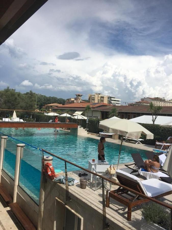 Teresita Wellness Club Apartment เวียเรจโจ ภายนอก รูปภาพ